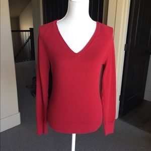 Gap sweater